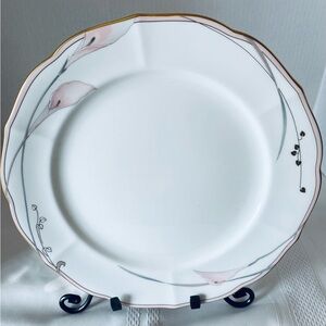 New MIKASA Bellamy Large Dinner Plate .